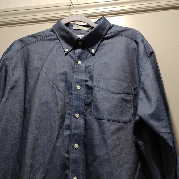 L.L. bean navy blue 17 1/2 (xl) Long sleeve button down shirt - Picture 7 of 7